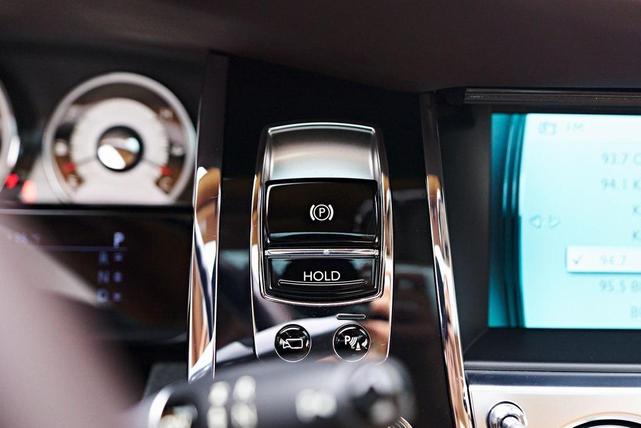 Photo of 2015 Madeira Red Rolls-Royce Wraith
