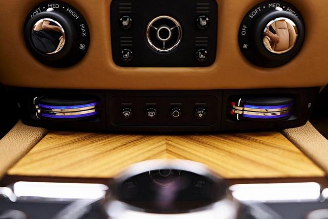 Photo of 2015 Madeira Red Rolls-Royce Wraith