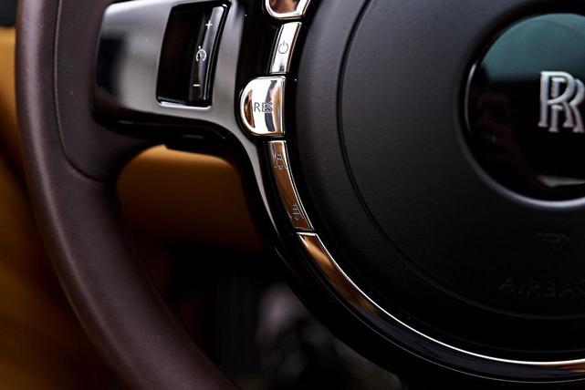Photo of 2015 Madeira Red Rolls-Royce Wraith