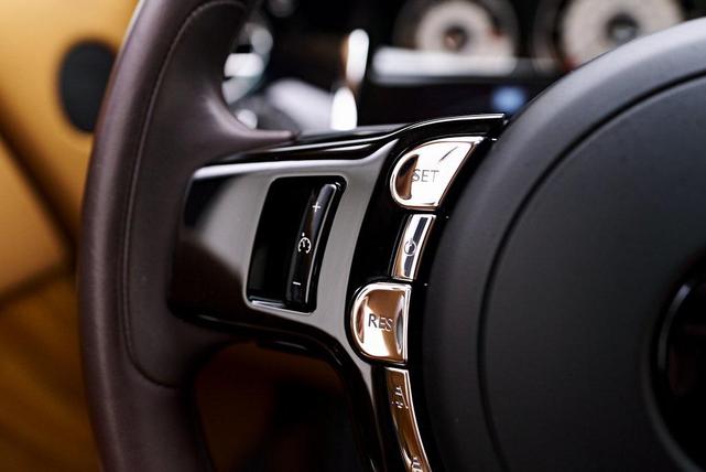 Photo of 2015 Madeira Red Rolls-Royce Wraith