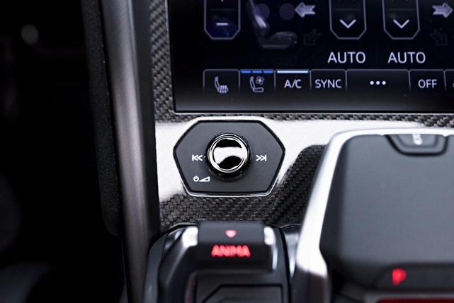 Photo of 2023 Gray Lamborghini Urus