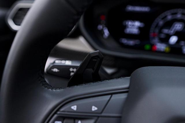 Photo of 2023 Gray Lamborghini Urus