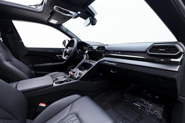 Photo of 2023 Gray Lamborghini Urus