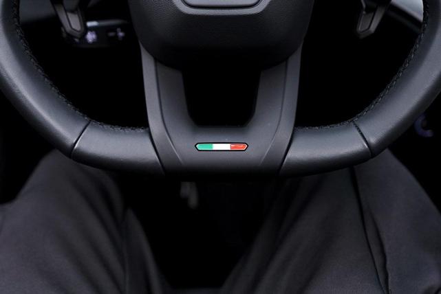Photo of 2023 Gray Lamborghini Urus