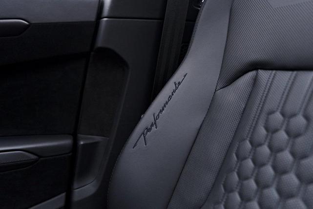 Photo of 2023 Gray Lamborghini Urus