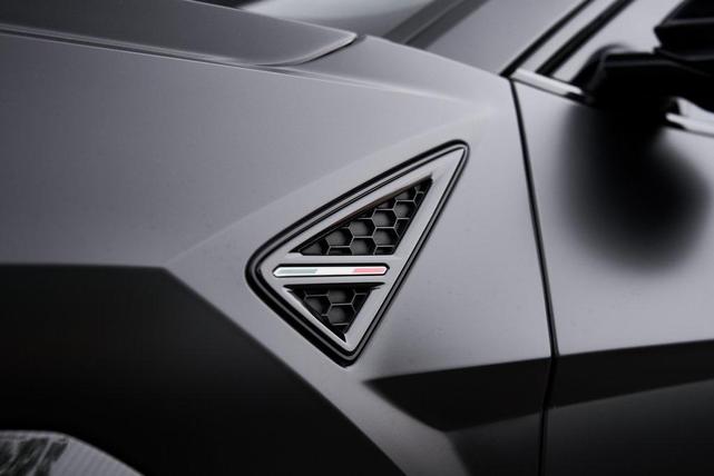 Photo of 2023 Gray Lamborghini Urus