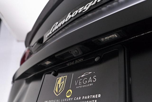 Photo of 2023 Gray Lamborghini Urus