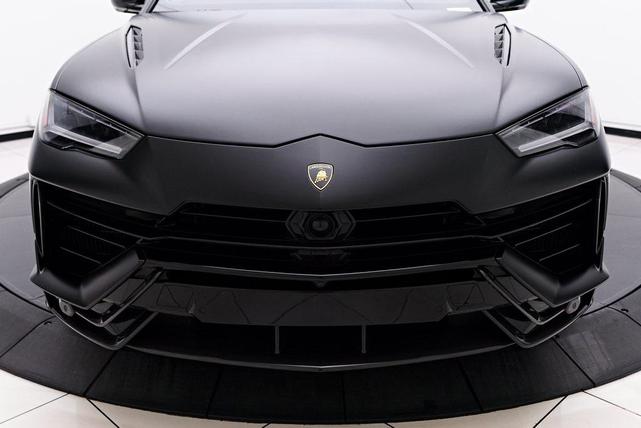 Photo of 2023 Gray Lamborghini Urus