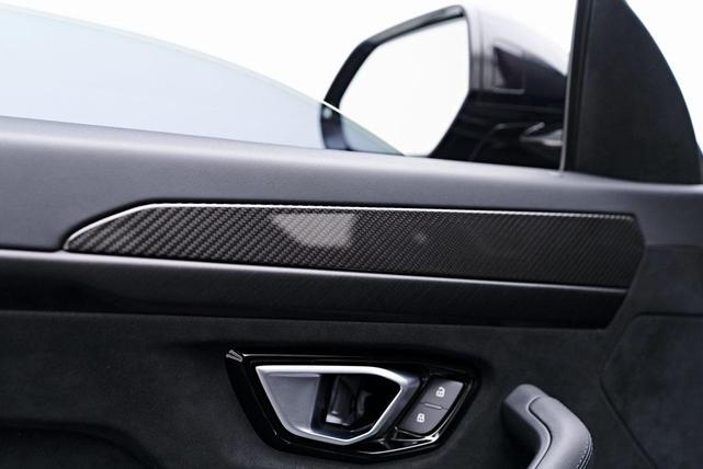 Photo of 2023 Gray Lamborghini Urus