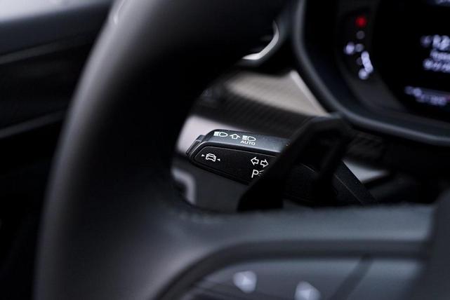 Photo of 2023 Gray Lamborghini Urus