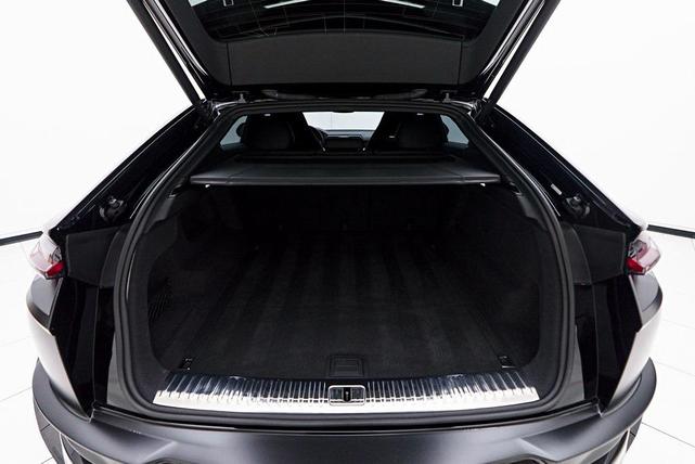 Photo of 2023 Gray Lamborghini Urus