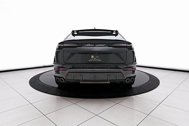 Photo of 2023 Gray Lamborghini Urus