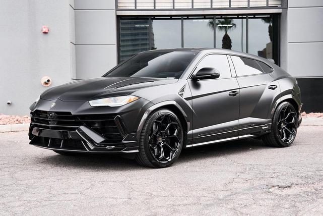 Photo of 2023 Gray Lamborghini Urus
