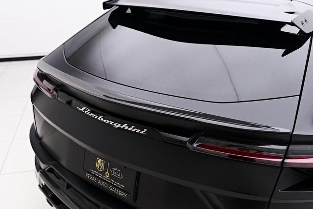 Photo of 2023 Gray Lamborghini Urus
