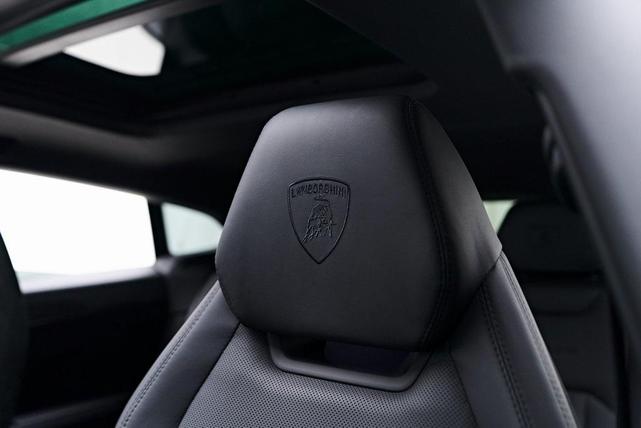 Photo of 2023 Gray Lamborghini Urus