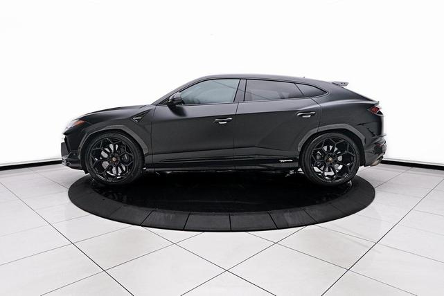 Photo of 2023 Gray Lamborghini Urus