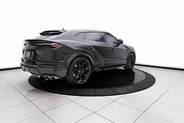 Photo of 2023 Gray Lamborghini Urus