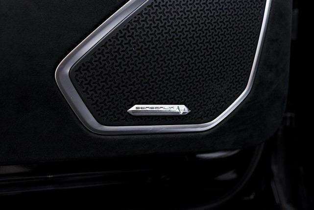 Photo of 2023 Gray Lamborghini Urus