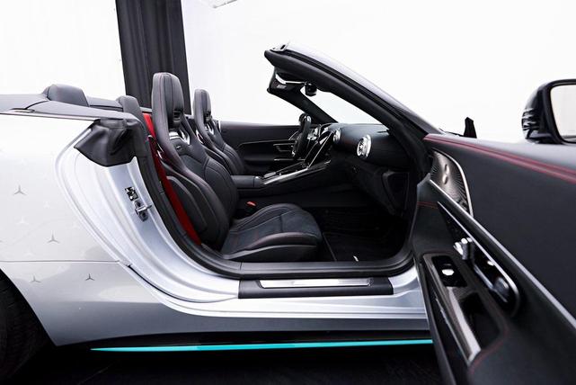 Photo of 2024 Cirrus Silver Metallic Mercedes-Benz AMG SL 63