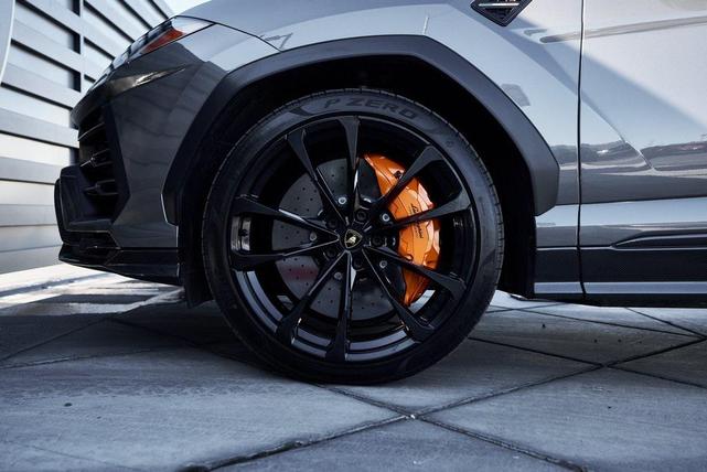 Photo of 2022 Grigio Keres Metallic Lamborghini Urus