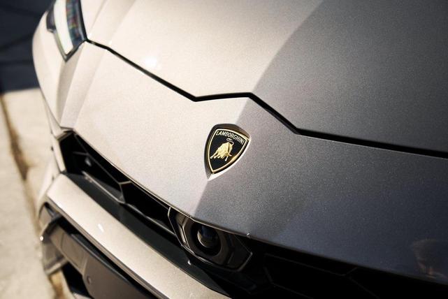 Photo of 2022 Grigio Keres Metallic Lamborghini Urus