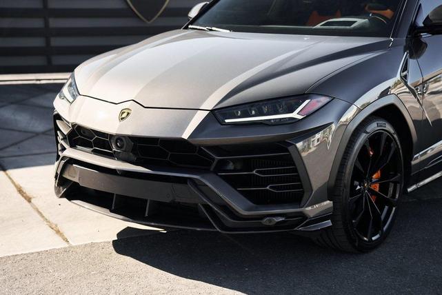 Photo of 2022 Grigio Keres Metallic Lamborghini Urus