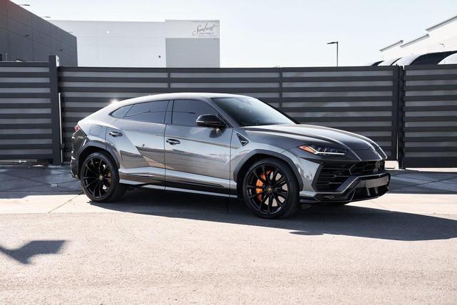Photo of 2022 Grigio Keres Metallic Lamborghini Urus