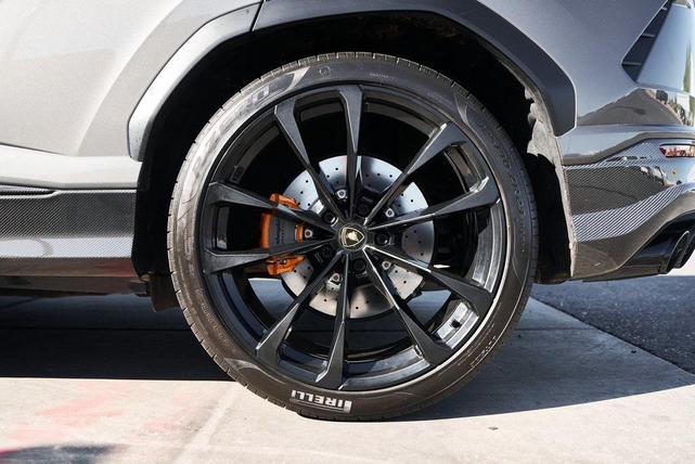 Photo of 2022 Grigio Keres Metallic Lamborghini Urus