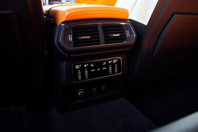 Photo of 2022 Grigio Keres Metallic Lamborghini Urus