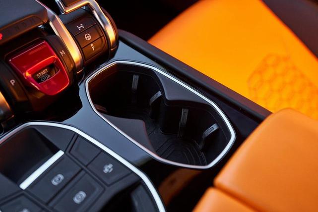 Photo of 2022 Grigio Keres Metallic Lamborghini Urus