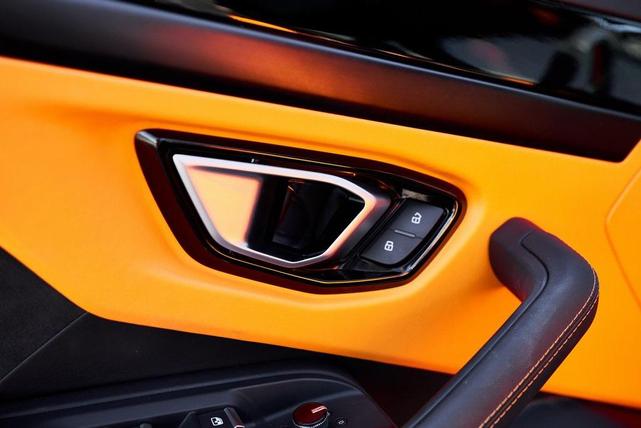 Photo of 2022 Grigio Keres Metallic Lamborghini Urus