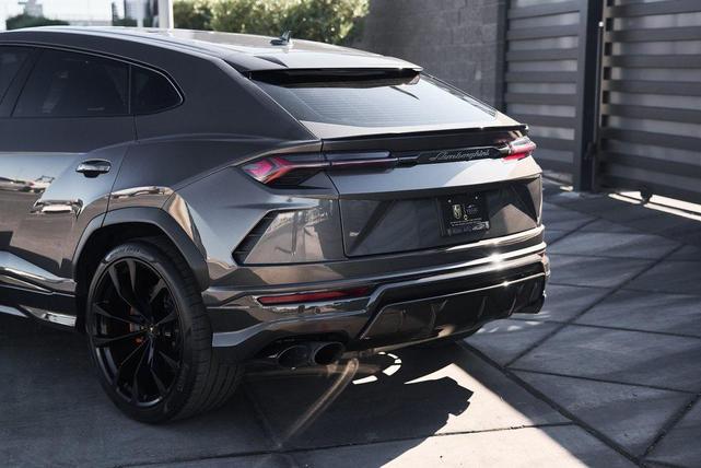 Photo of 2022 Grigio Keres Metallic Lamborghini Urus