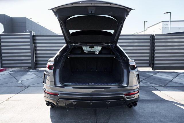 Photo of 2022 Grigio Keres Metallic Lamborghini Urus