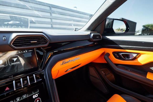 Photo of 2022 Grigio Keres Metallic Lamborghini Urus
