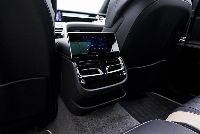 Photo of 2023 Beluga Bentley Flying Spur