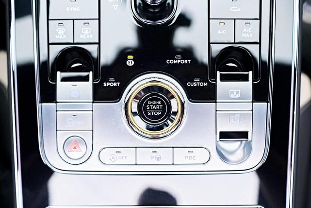 Photo of 2023 Beluga Bentley Flying Spur