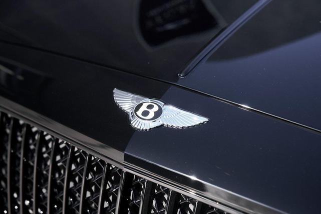 Photo of 2023 Beluga Bentley Flying Spur