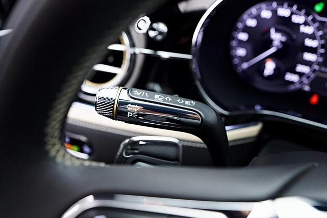Photo of 2023 Beluga Bentley Flying Spur