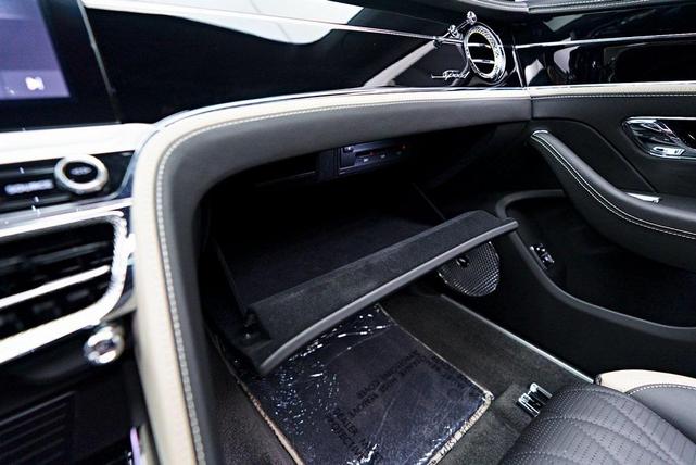 Photo of 2023 Beluga Bentley Flying Spur