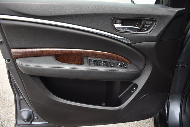 Photo of 2017 Modern Steel Metallic Acura MDX