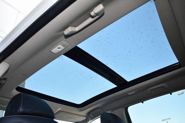 Photo of 2024 Platinum White Pearl Acura MDX