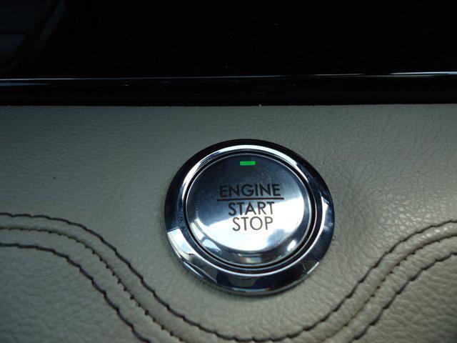Photo of 2022 Infinite Black Metallic Clearcoat Lincoln Navigator