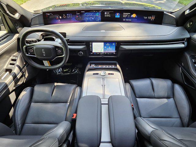 Photo of 2025 INFINITE BLACK MET Lincoln Navigator