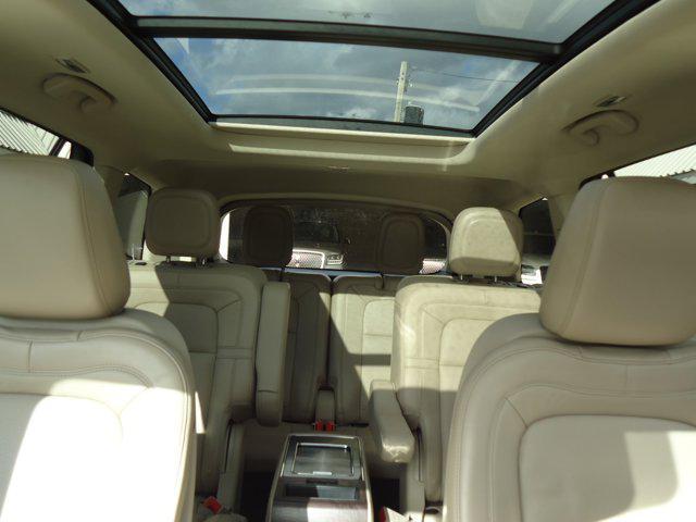Photo of 2021 Maroon Lincoln Aviator