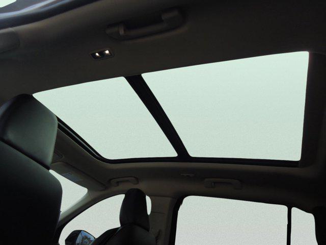 Photo of 2022 Silver Radiance Metallic Clearcoat Lincoln Aviator