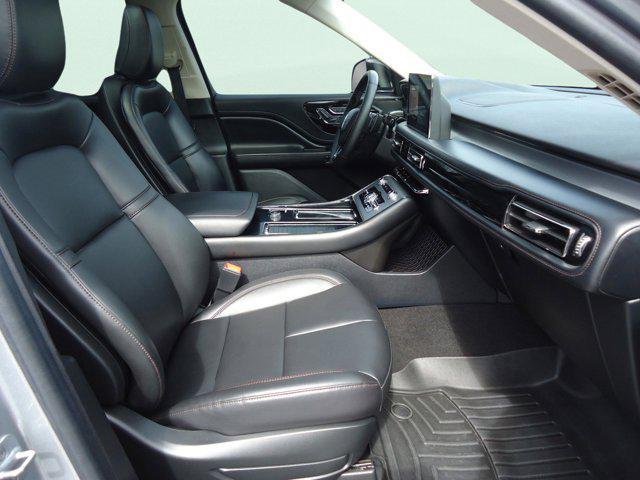 Photo of 2022 Silver Radiance Metallic Clearcoat Lincoln Aviator