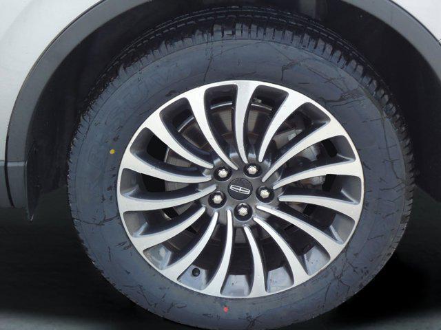 Photo of 2022 Silver Radiance Metallic Clearcoat Lincoln Aviator