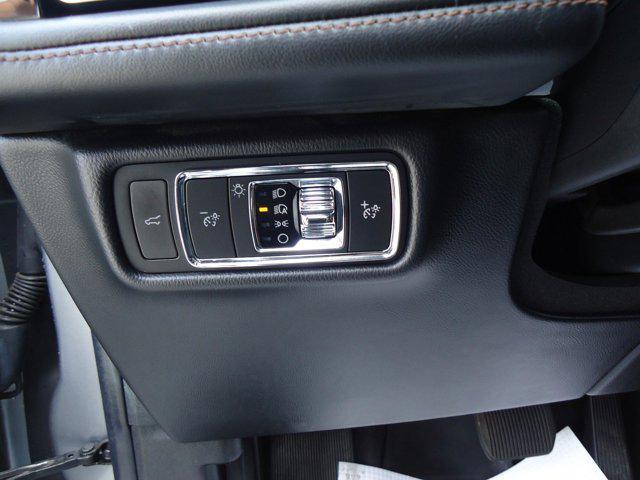 Photo of 2022 Silver Radiance Metallic Clearcoat Lincoln Aviator