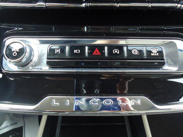Photo of 2023 White Lincoln Corsair