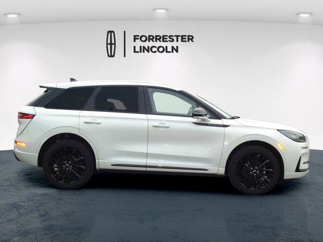 Photo of 2023 White Lincoln Corsair